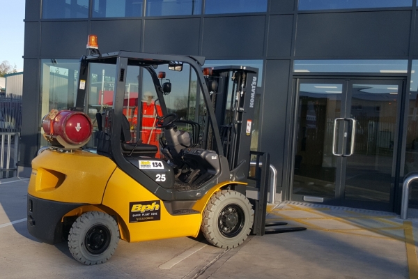 forklift1C699437-8444-D81E-7FC9-B440D1609D5B.jpg